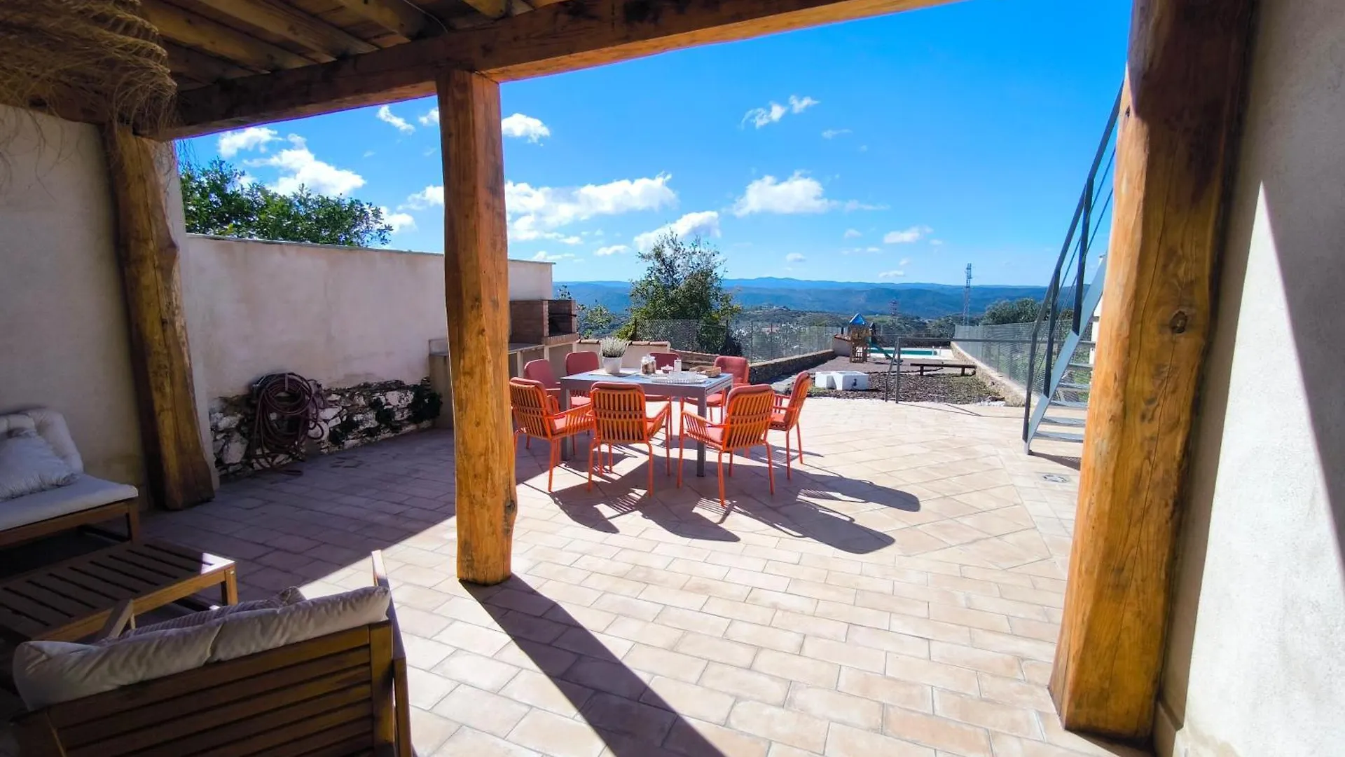 Fuerte Trece Apartment Encinasola